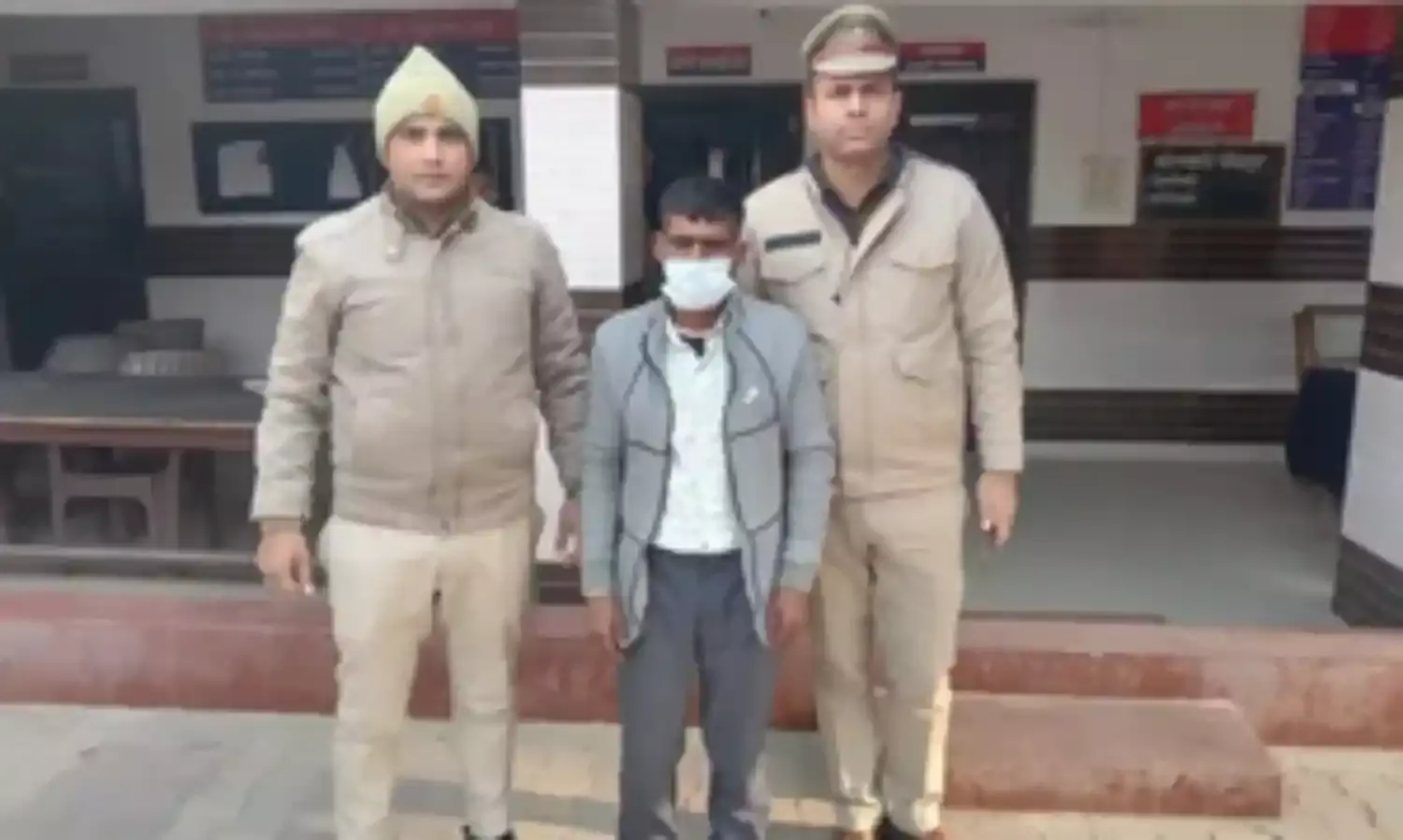 बिजनौर में नाबालिग बेटी का प‍िता पर दुष्कर्म का आरोप, आरोपी गिरफ्तार