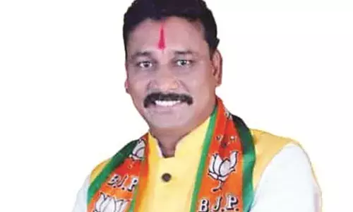 जिंदा रेलकर्मी को मृत दर्शाकर बंगले पर किया कब्जा, पुलिस ने आरोपी किया गिरफ्तार