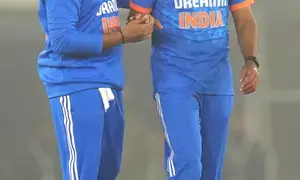 भारत ने टॉस जीतकर पहले गेंदबाजी चुनी