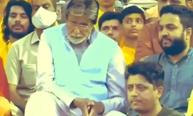 अमिताभ बच्चन पहुंचे बागेश्वर धाम! वायरल पोस्ट में किया जा रहा है दावा, जानें पूरा सच