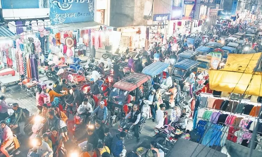शहर के यातायात के लिए फजीहत बन रहे ई-रिक्शा शहर के यातायात के लिए फजीहत बन रहे ई-रिक्शा
