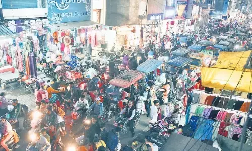 शहर के यातायात के लिए फजीहत बन रहे ई-रिक्शा