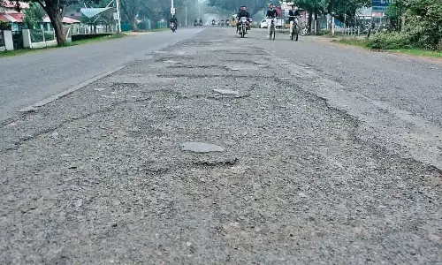 ओएफके से अमझर तक 12 किमी के हिस्से में अमरकंटक रोड के परखच्चे उड़े