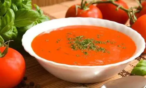 सर्द हवाओं में टमाटर का सूप बॉडी को रखेगा गर्म, घर पर बनाएं इस आसान रेसिपी से