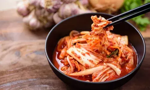 अगर खाना है कुछ स्पेशल तो सर्दियों के मौसम में बना लें कोरियन किमची, इस आसान रेसिपी से अगर खाना है कुछ स्पेशल तो सर्दियों के मौसम में बना लें कोरियन किमची, इस आसान रेसिपी से