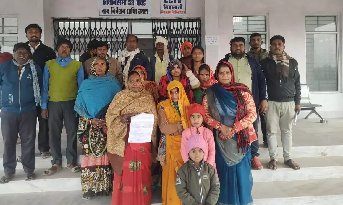 आवास के लिए जमीन प्रधानमंत्री आवास योजना से राशि मिलने के बाद नहीं हटे अतिक्रमणकारी