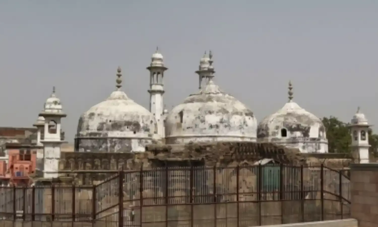 वाराणसी ज्ञानवापी मस्जिद मामला : सुप्रीम कोर्ट ने वजूखाना की सफाई की अनुमति दी
