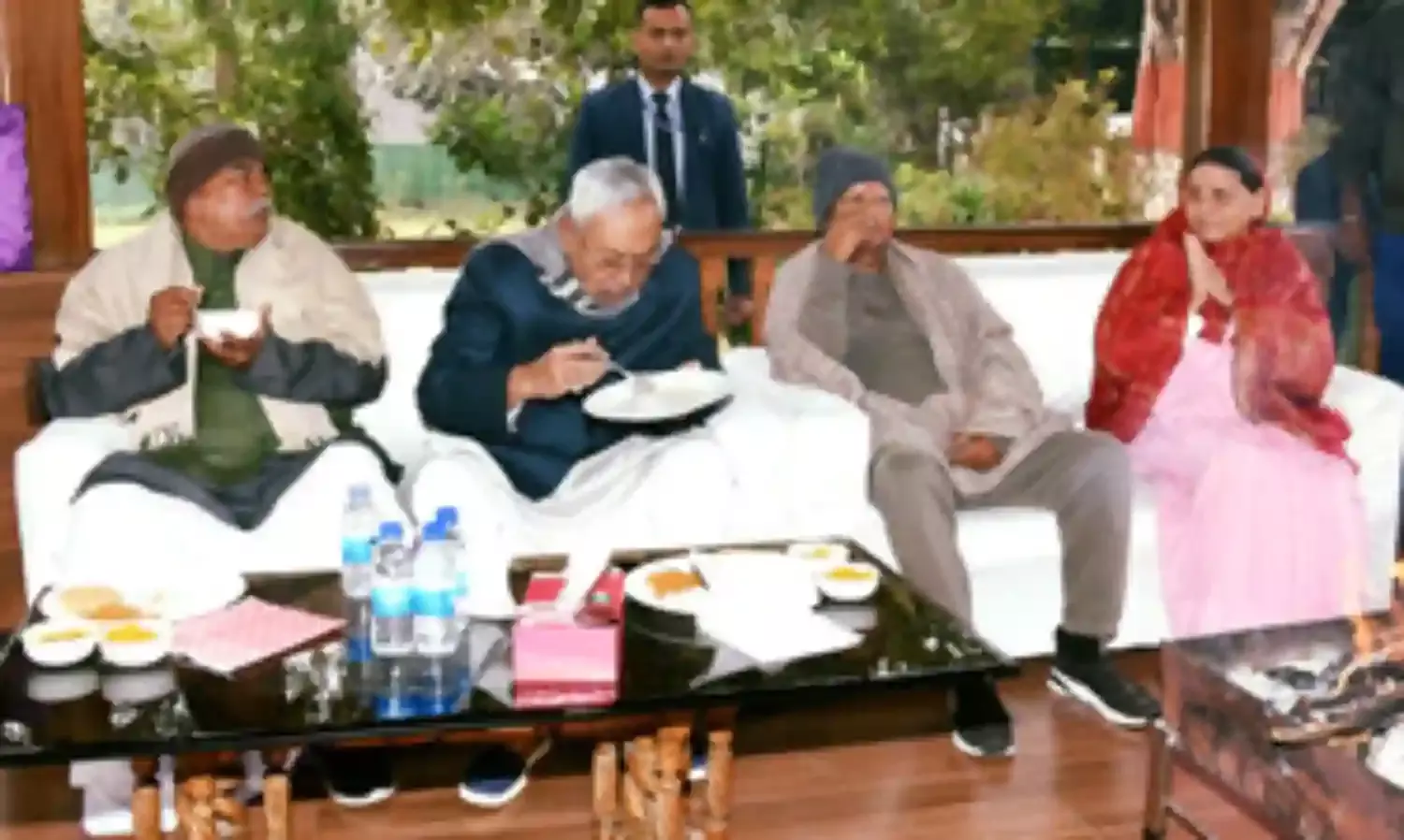 बिहार : दही-चूड़ा भोज के बाद भी दलों के रिश्ते में सीट बंटवारे को लेकर नहीं घुली मिठास !