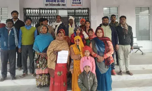 आवास के लिए जमीन प्रधानमंत्री आवास योजना से राशि मिलने के बाद नहीं हटे अतिक्रमणकारी