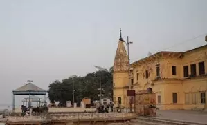रामलला में आ रहा प्रतिमाह डेढ़ से दो करोड़ चढ़ावा रामलला में आ रहा प्रतिमाह डेढ़ से दो करोड़ चढ़ावा