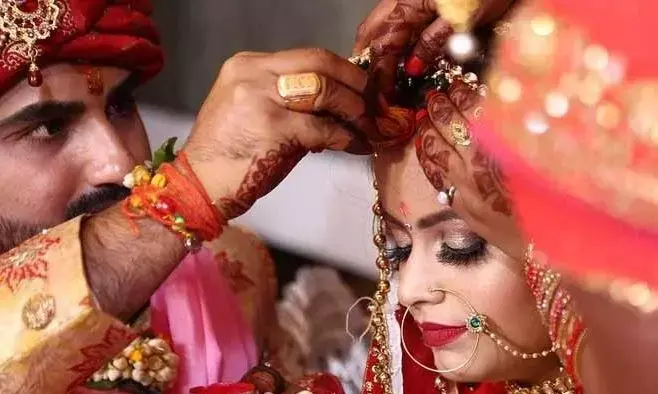 रेलवे स्टेशन पर भाई-बहन ने आपस में रचा ली शादी, झारखंड में डालटनगंज का है अनोखा मामला