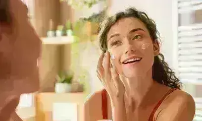 सर्दियों में सोने से पहले जरूर फॉलो करें ये 5 ब्यूटी टिप्स, स्किन बनी रहेगी हेल्दी और ग्लोइंग