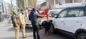 सड़क सुरक्षा को लेकर काटे गए 6 हजार से ज्यादा चालान, 22 वाहन सीज सड़क सुरक्षा को लेकर काटे गए 6 हजार से ज्यादा चालान, 22 वाहन सीज