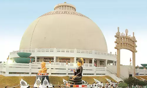 नागपुर की दीक्षाभूमि का सौंदर्यीकरण एवं विकास कार्य  दो साल में होगा पूरा नागपुर की दीक्षाभूमि का सौंदर्यीकरण एवं विकास कार्य  दो साल में होगा पूरा