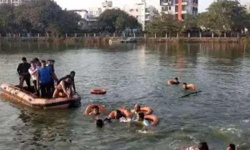 गुजरात के वडोदरा में हुआ बड़ा हादसा, तालाब में पलटी स्कूली छात्रों और शिक्षकों से भरी नाव