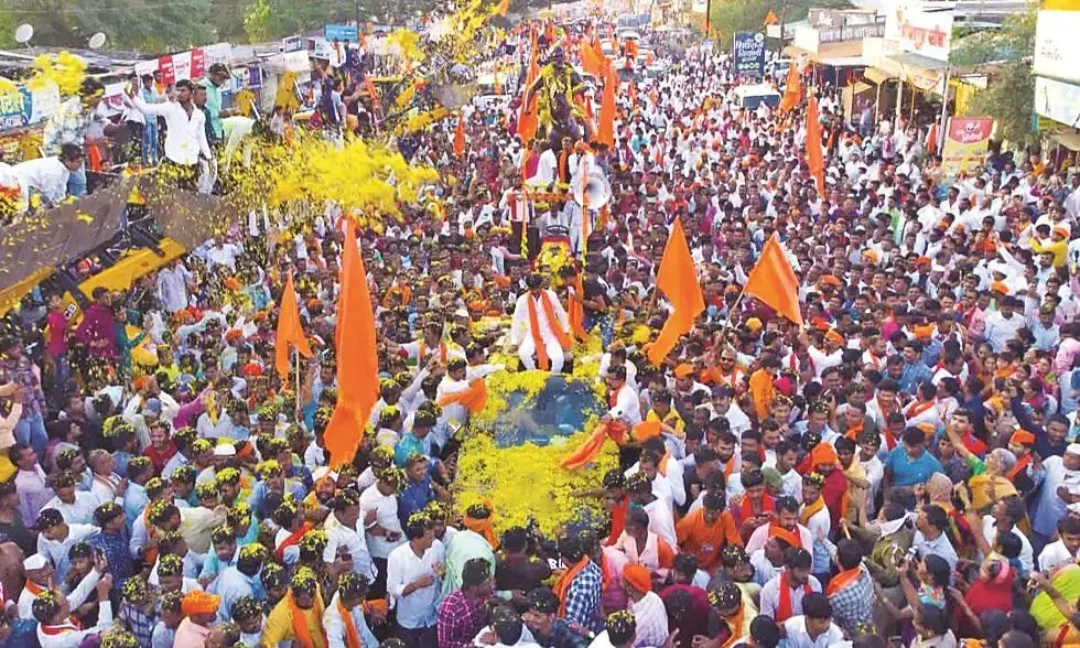 मनोज ने कहा- सरकार की गोली झेलने को तैयार, अब बगैर आरक्षण नहीं हटूंगा, मुंबई रवाना