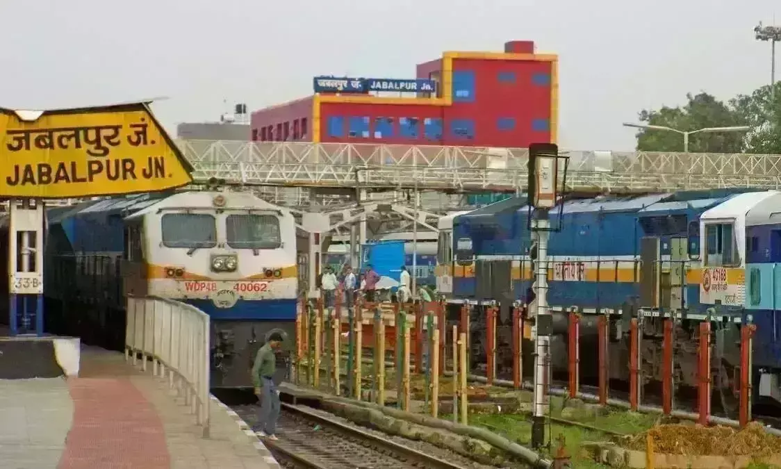 गोहलपुर स्थित मोतीनाला नया पुल पर हुआ हादसा गोहलपुर स्थित मोतीनाला नया पुल पर हुआ हादसा