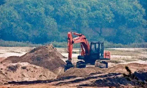 बरबसपुर में वंशिका ने शुरू किया नया शॉर्टकट रैंप बनाने का काम