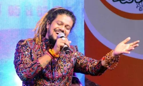 हंसराज रघुवंशी के भक्तिगीतों पर झूम उठे दर्शक, रामनाम के गीतों ने मन मोहा