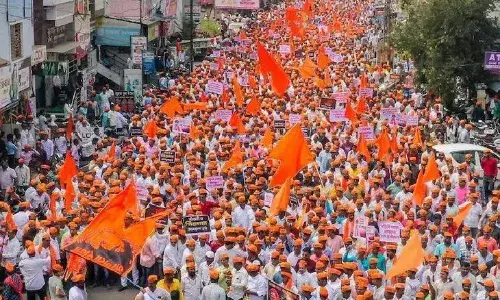 मराठा आरक्षण को लेकर 26 तक फैसला करे सरकार, नेताओं को गांव में नहीं घुसने देंगे