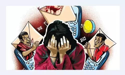 पहले दिखाते हैं युवतियों की पिक और फिर करने लगते हैं ब्लैकमेल