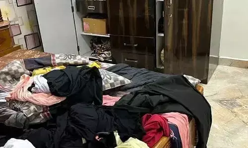 सूने घर में घुसकर दिनदहाड़े  20 लाख के जेवरात उड़ा ले गए चोर, पुलिस कर रही तलाश सूने घर में घुसकर दिनदहाड़े  20 लाख के जेवरात उड़ा ले गए चोर, पुलिस कर रही तलाश