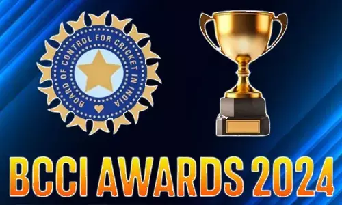 चार साल बाद हुआ बीसीसीआई का अवॉर्ड प्रोग्राम, इन भारतीय खिलाड़ियों को मिला क्रिकेटर ऑफ द ईयर का अवॉर्ड चार साल बाद हुआ बीसीसीआई का अवॉर्ड प्रोग्राम, इन भारतीय खिलाड़ियों को मिला क्रिकेटर ऑफ द ईयर का अवॉर्ड