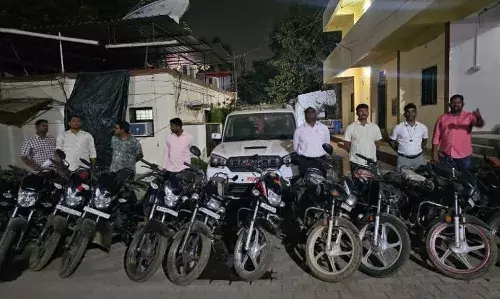 किसी और के नाम फाइनेंस पर वाहन खरीदकर दूसरे को बेचने वालों का गिरोह पकड़ाया