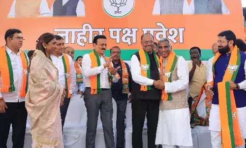 भाजपा में पत्नी और बेटी के साथ शामिल हुए उल्हास पाटील, बोले - मेरा वनवास भी खत्म
