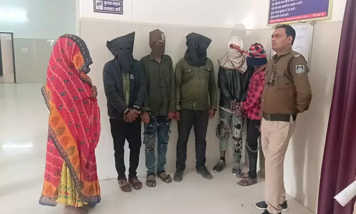 3 लाख की लूट करने वाले पारधी गैंग की महिला समेत 6 गिरफ्तार