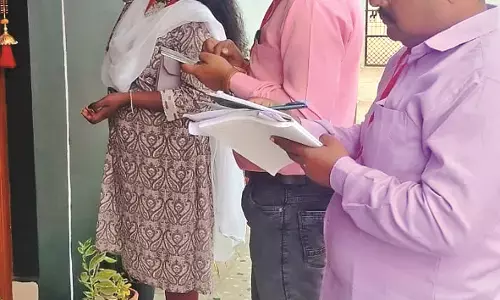 मराठा व खुले वर्ग का सर्वेक्षण करने 6 हजार 678 कर्मचारी जुटे, जानकारी जुटाने की कवायद मराठा व खुले वर्ग का सर्वेक्षण करने 6 हजार 678 कर्मचारी जुटे, जानकारी जुटाने की कवायद