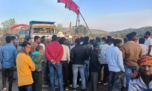 दादा के साथ बाजार से लौट रहे मासूम को डंपर ने रौंदा दादा के साथ बाजार से लौट रहे मासूम को डंपर ने रौंदा
