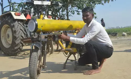 कबाड़ से जुगाड़ कर गुदड़ी के लाल ने बनाई ई-बाइक