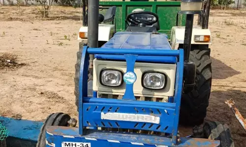 ग्रामीणों ने मुरूम तस्करी कर रहे ट्रैक्टर को पकड़कर किया पुलिस के सुपुर्द ग्रामीणों ने मुरूम तस्करी कर रहे ट्रैक्टर को पकड़कर किया पुलिस के सुपुर्द