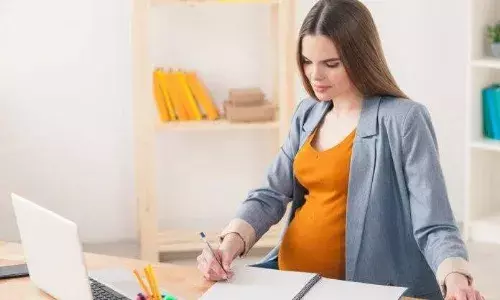 अर्ध सरकारी और निजी क्षेत्र में काम करने वाली महिलाओं को भी मिलेगा प्रसूति अवकाश अर्ध सरकारी और निजी क्षेत्र में काम करने वाली महिलाओं को भी मिलेगा प्रसूति अवकाश