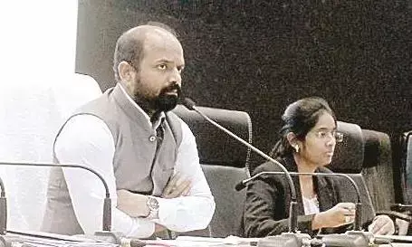 विकास निधि खर्च न होने पर होगी कार्रवाई, कलेक्टर की सख्त लहजे में चेतावनी