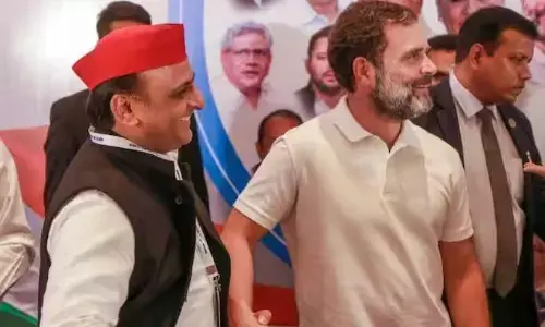 सपा और कांग्रेस के बीच सीटों के बंटवारे को लेकर मीटिंग खत्म, कांग्रेस ने अपने बड़े नेताओं के लिए मांगी पूर्वांचल की इतनी सीटें सपा और कांग्रेस के बीच सीटों के बंटवारे को लेकर मीटिंग खत्म, कांग्रेस ने अपने बड़े नेताओं के लिए मांगी पूर्वांचल की इतनी सीटें