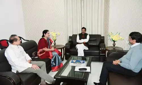 उप मुख्यमंत्री श्री शुक्ल ने रेलवे अधिकारियों के साथ की बैठक