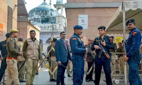 तहखाने में पूजा करने की अनुमति मिलने के बाद आज पहला जुमा, वाराणसी के संवेदनशील इलाकों पर पुलिस की नजर तहखाने में पूजा करने की अनुमति मिलने के बाद आज पहला जुमा, वाराणसी के संवेदनशील इलाकों पर पुलिस की नजर