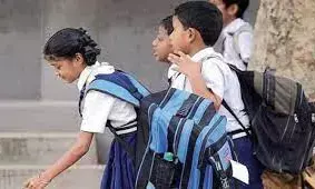 गणवेश को लेकर राज्य सरकार व शिक्षकों में ठनी,  दो बार दिए जाते हैं यूनिफार्म