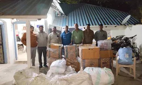 पुलिस ने छापा मारकर 7 लाख का तंबाकू और पान मसाला किया जब्त, 2 आरोपी गिरफ्तार