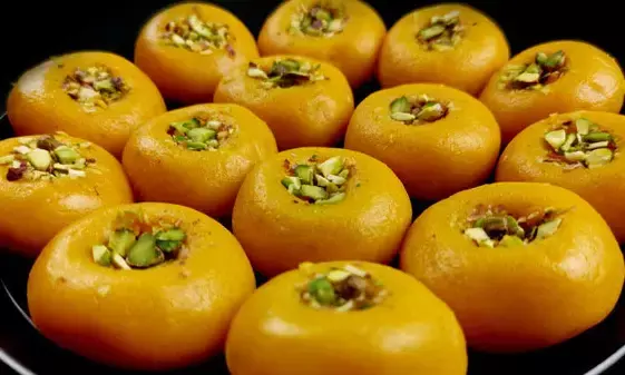 बसंत पंचमी पर लगाएं केसरिया बेसन पेड़ा का भोग, यहां जानिए पूरी रेसिपी