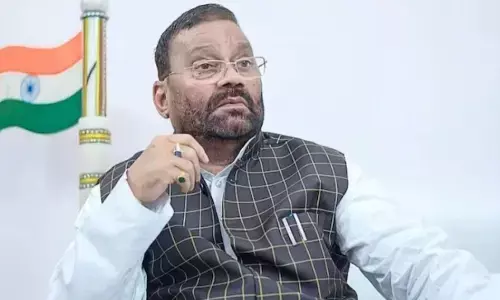 स्वामी प्रसाद मौर्य के काफिले को हिंदू जागरण मंच के कार्यकर्ताओं ने दिखाए काले झंडे, सपा ने वीडियो शेयर कही ये बात