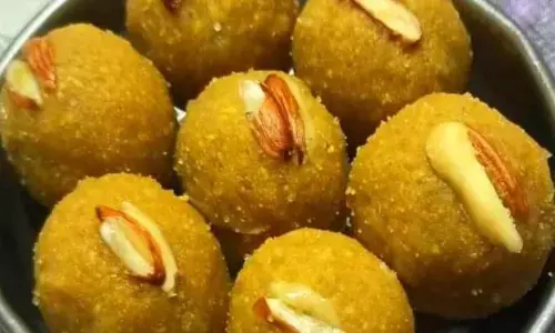 बसंत पंचमी के दिन मां सरस्वती को चढ़ाएं मगज के लड्डू, बनाएं यह रेसिपी आसान तरीके से