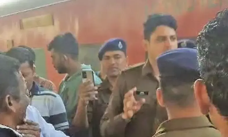 ट्रेन में पानी के लिए यात्रियों का हंगामा, पुरी-अहमदाबाद एक्सप्रेस की घटना