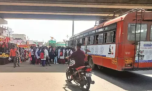 परेशानी ऐसी की दिग्गज नेताओं के ग्राम मनसर में नहीं बन पाया यात्री प्रतीक्षालय