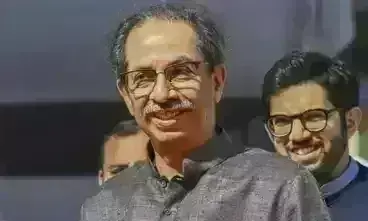 उद्धव ठाकरे ने कहा - सरकार में शुरू गैंगवार, हमारे साथ किया चक्रवृद्धि ब्याज के साथ वसूलेंगे उद्धव ठाकरे ने कहा - सरकार में शुरू गैंगवार, हमारे साथ किया चक्रवृद्धि ब्याज के साथ वसूलेंगे