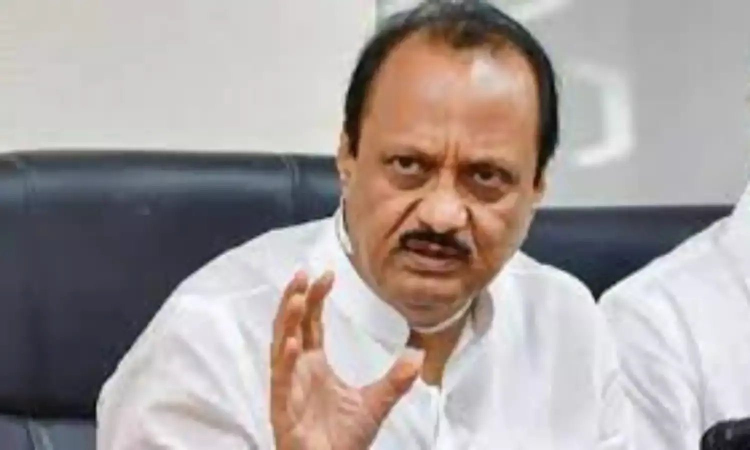 पार्टी और चुनाव चिह्न मिलने के बाद जोश में अजित गुट, पार्टी का नारा बदलने की तैयारी