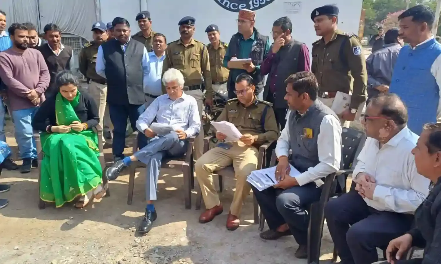 कठौंदा की सभी 41 पटाखा दुकानें सील, एक में भी नियमों का पालन नहीं