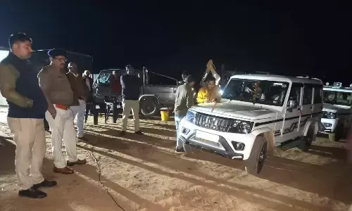 प्रशासन की टीम ने पटाखा गोदामों की जांच शुरू की